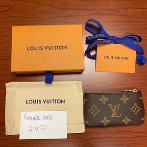 Louis Vuitton monogram key cles